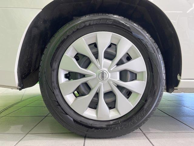 セレナ Ｘ　電動スライドドア　ＨＤＤナビ　後席モニター　全周囲カメラ　衝突被害軽減システム　レーダークルーズ　禁煙車　コーナーセンサー　スマートキー　ビルトインＥＴＣ　純正１５インチアルミ　オートライト（14枚目）