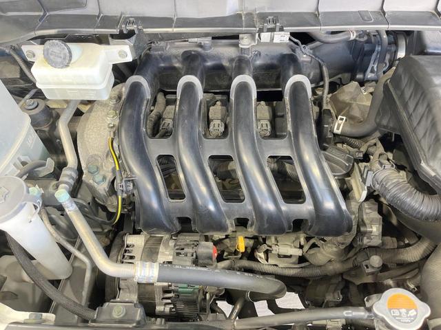 セレナ Ｘ　電動スライドドア　ＨＤＤナビ　後席モニター　全周囲カメラ　衝突被害軽減システム　レーダークルーズ　禁煙車　コーナーセンサー　スマートキー　ビルトインＥＴＣ　純正１５インチアルミ　オートライト（18枚目）