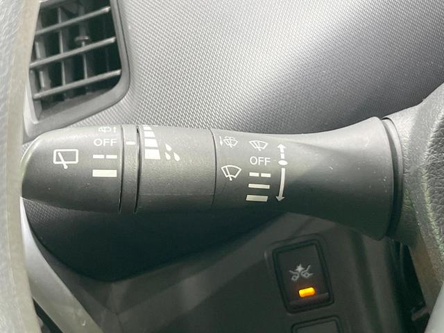 セレナ Ｘ　電動スライドドア　ＨＤＤナビ　後席モニター　全周囲カメラ　衝突被害軽減システム　レーダークルーズ　禁煙車　コーナーセンサー　スマートキー　ビルトインＥＴＣ　純正１５インチアルミ　オートライト（40枚目）