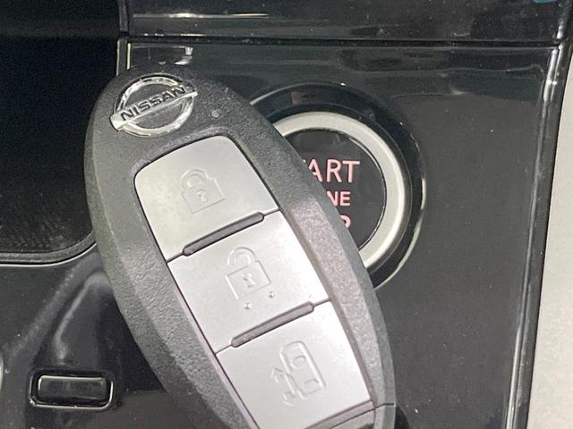 セレナ Ｘ　電動スライドドア　ＨＤＤナビ　後席モニター　全周囲カメラ　衝突被害軽減システム　レーダークルーズ　禁煙車　コーナーセンサー　スマートキー　ビルトインＥＴＣ　純正１５インチアルミ　オートライト（42枚目）