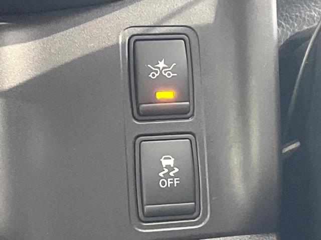 セレナ Ｘ　電動スライドドア　ＨＤＤナビ　後席モニター　全周囲カメラ　衝突被害軽減システム　レーダークルーズ　禁煙車　コーナーセンサー　スマートキー　ビルトインＥＴＣ　純正１５インチアルミ　オートライト（44枚目）