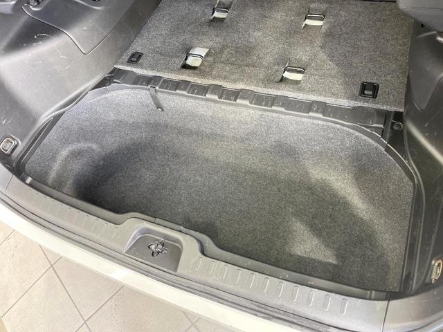 セレナ Ｘ　電動スライドドア　ＨＤＤナビ　後席モニター　全周囲カメラ　衝突被害軽減システム　レーダークルーズ　禁煙車　コーナーセンサー　スマートキー　ビルトインＥＴＣ　純正１５インチアルミ　オートライト（61枚目）