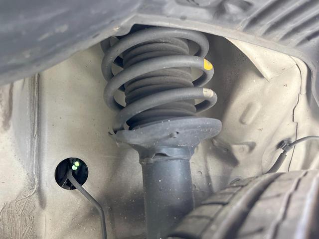 アルトラパン Ｘ　純正ＳＤナビ　全周囲カメラ　衝突被害軽減システム　禁煙車　シートヒーター　コーナーセンサー　スマートキー　ＨＩＤヘッド　純正１４インチアルミ　車線逸脱警報　オートライト　オートエアコン（21枚目）