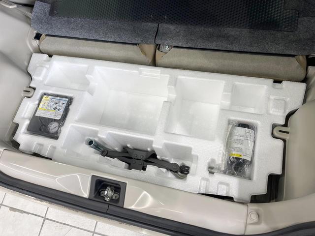 アルトラパン Ｘ　純正ＳＤナビ　全周囲カメラ　衝突被害軽減システム　禁煙車　シートヒーター　コーナーセンサー　スマートキー　ＨＩＤヘッド　純正１４インチアルミ　車線逸脱警報　オートライト　オートエアコン（39枚目）