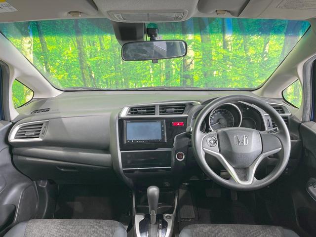 フィット １３Ｇ・Ｌパッケージ　純正ＳＤナビ　バックカメラ　衝突被害軽減システム　禁煙車　スマートキー　ＬＥＤヘッド　ＥＴＣ　オートライト　オートエアコン　Ｂｌｕｅｔｏｏｔｈ　ＣＤ　ＤＶＤ再生　フルセグ（2枚目）