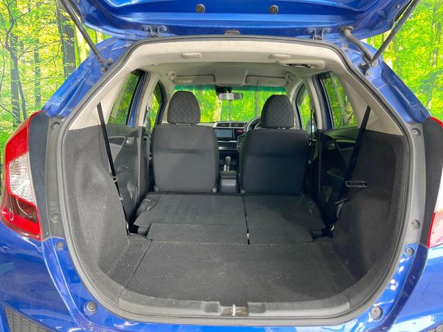 フィット １３Ｇ・Ｌパッケージ　純正ＳＤナビ　バックカメラ　衝突被害軽減システム　禁煙車　スマートキー　ＬＥＤヘッド　ＥＴＣ　オートライト　オートエアコン　Ｂｌｕｅｔｏｏｔｈ　ＣＤ　ＤＶＤ再生　フルセグ（10枚目）