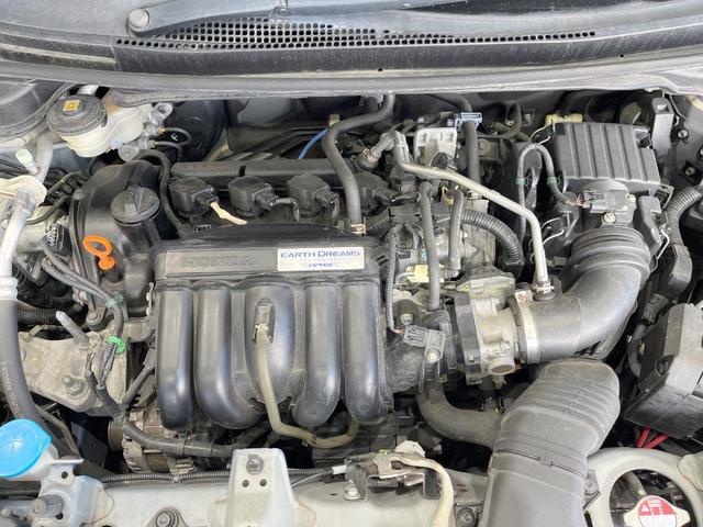 フィット １３Ｇ・Ｌパッケージ　純正ＳＤナビ　バックカメラ　衝突被害軽減システム　禁煙車　スマートキー　ＬＥＤヘッド　ＥＴＣ　オートライト　オートエアコン　Ｂｌｕｅｔｏｏｔｈ　ＣＤ　ＤＶＤ再生　フルセグ（18枚目）