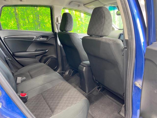 フィット １３Ｇ・Ｌパッケージ　純正ＳＤナビ　バックカメラ　衝突被害軽減システム　禁煙車　スマートキー　ＬＥＤヘッド　ＥＴＣ　オートライト　オートエアコン　Ｂｌｕｅｔｏｏｔｈ　ＣＤ　ＤＶＤ再生　フルセグ（34枚目）