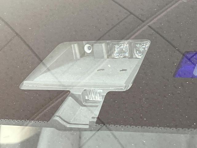 �y�O�H��-�`�����������z���s���ɑO���̎ԗ�����F�����A�Փ˂������Ȏ��͌x��ƃu���[�L�ŏՓˉ���Ɣ�Q�y�����A�V�X�g�B�����S�Ƀh���C�u�����y���݂��������܂��B