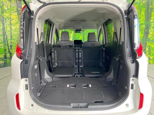 シエンタ ハイブリッドＺ　両側電動ドア　全周囲カメラ　衝突被害軽減システム　レーダークルーズ　禁煙車　コーナーセンサー　ＬＥＤヘッド　ビルトインＥＴＣ　オートハイビーム　車線逸脱警報　オートライト　デュアルエアコン（10枚目）