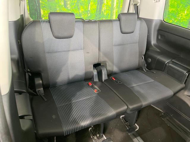 ヴォクシー ＺＳ　煌ＩＩ　両側電動ドア　後席モニター　バックカメラ　スマートキー　ＬＥＤヘッド　ビルトインＥＴＣ　純正１５インチアルミ　車線逸脱警報　オートライト　オートエアコン　Ｂｌｕｅｔｏｏｔｈ　ＣＤ　ＤＶＤ再生（9枚目）