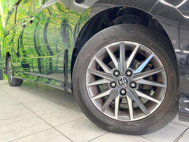 ヴォクシー ＺＳ　煌ＩＩ　両側電動ドア　後席モニター　バックカメラ　スマートキー　ＬＥＤヘッド　ビルトインＥＴＣ　純正１５インチアルミ　車線逸脱警報　オートライト　オートエアコン　Ｂｌｕｅｔｏｏｔｈ　ＣＤ　ＤＶＤ再生（13枚目）