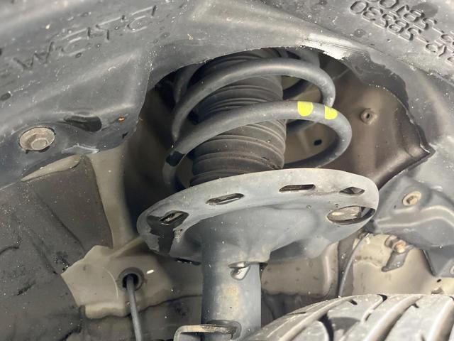 ヴォクシー ＺＳ　煌ＩＩ　両側電動ドア　後席モニター　バックカメラ　スマートキー　ＬＥＤヘッド　ビルトインＥＴＣ　純正１５インチアルミ　車線逸脱警報　オートライト　オートエアコン　Ｂｌｕｅｔｏｏｔｈ　ＣＤ　ＤＶＤ再生（21枚目）