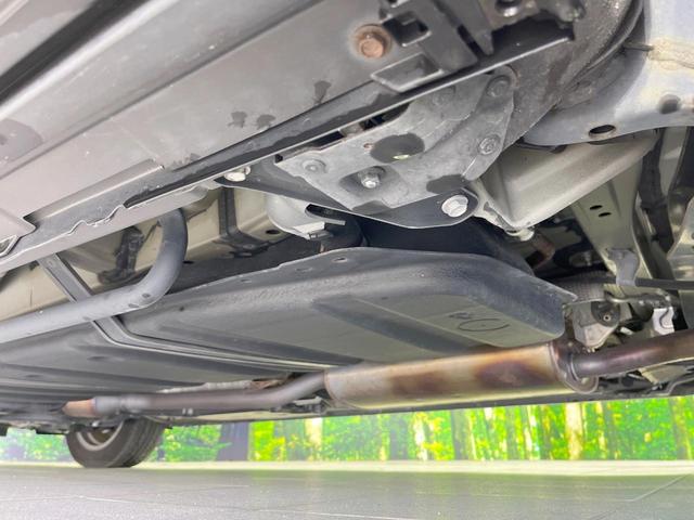 ヴォクシー ＺＳ　煌ＩＩ　両側電動ドア　後席モニター　バックカメラ　スマートキー　ＬＥＤヘッド　ビルトインＥＴＣ　純正１５インチアルミ　車線逸脱警報　オートライト　オートエアコン　Ｂｌｕｅｔｏｏｔｈ　ＣＤ　ＤＶＤ再生（22枚目）