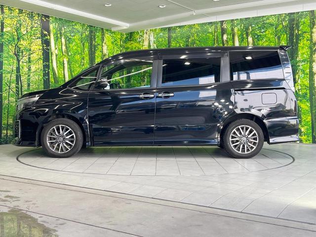 ヴォクシー ＺＳ　煌ＩＩ　両側電動ドア　後席モニター　バックカメラ　スマートキー　ＬＥＤヘッド　ビルトインＥＴＣ　純正１５インチアルミ　車線逸脱警報　オートライト　オートエアコン　Ｂｌｕｅｔｏｏｔｈ　ＣＤ　ＤＶＤ再生（25枚目）