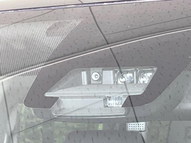 ヴォクシー ＺＳ　煌ＩＩ　両側電動ドア　後席モニター　バックカメラ　スマートキー　ＬＥＤヘッド　ビルトインＥＴＣ　純正１５インチアルミ　車線逸脱警報　オートライト　オートエアコン　Ｂｌｕｅｔｏｏｔｈ　ＣＤ　ＤＶＤ再生（39枚目）