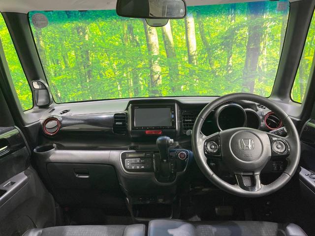 Ｎ－ＢＯＸカスタム Ｇ・ターボＬパッケージ　両側電動ドア　純正ＳＤナビ　後席モニター　バックカメラ　衝突被害軽減システム　禁煙車　ハーフレザーシート　コーナーセンサー　スマートキー　ＨＩＤヘッド　ビルトインＥＴＣ　クルコン（2枚目）