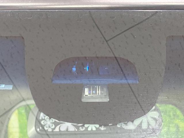 Ｎ－ＢＯＸカスタム Ｇ・ターボＬパッケージ　両側電動ドア　純正ＳＤナビ　後席モニター　バックカメラ　衝突被害軽減システム　禁煙車　ハーフレザーシート　コーナーセンサー　スマートキー　ＨＩＤヘッド　ビルトインＥＴＣ　クルコン（5枚目）