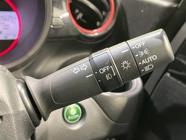 Ｎ－ＢＯＸカスタム Ｇ・ターボＬパッケージ　両側電動ドア　純正ＳＤナビ　後席モニター　バックカメラ　衝突被害軽減システム　禁煙車　ハーフレザーシート　コーナーセンサー　スマートキー　ＨＩＤヘッド　ビルトインＥＴＣ　クルコン（37枚目）