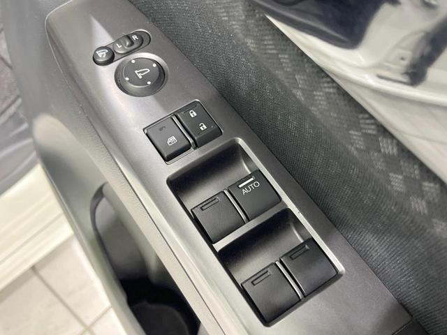 Ｎ－ＢＯＸカスタム Ｇ・ターボＬパッケージ　両側電動ドア　純正ＳＤナビ　後席モニター　バックカメラ　衝突被害軽減システム　禁煙車　ハーフレザーシート　コーナーセンサー　スマートキー　ＨＩＤヘッド　ビルトインＥＴＣ　クルコン（48枚目）