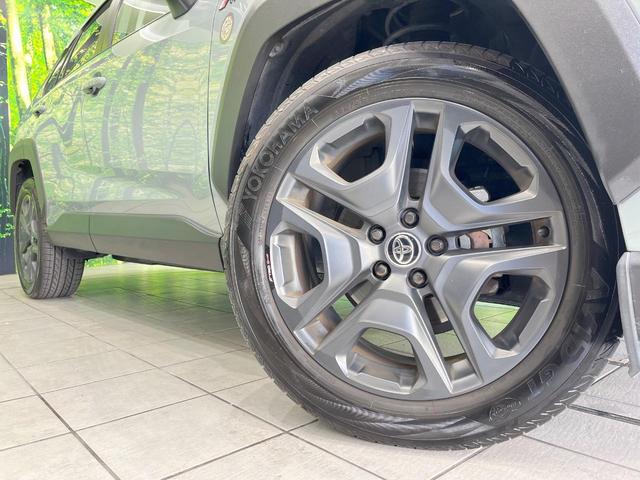 ＲＡＶ４ アドベンチャー　４ＷＤ　ＴＲＤ　純正ナビ機能付きＤＡ　衝突被害軽減システム　レーダークルーズ　バックカメラ　レザー調シート　パワーシート　コーナーセンサー　スマートキー　ＬＥＤヘッド　純正１９インチアルミ（13枚目）