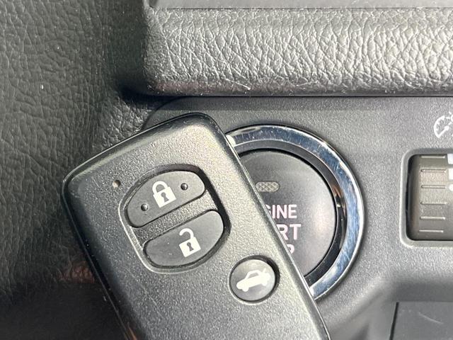 �y�A�N�Z�X�L�[���v�b�V���X�^�[�g�z�J�o����|�P�b�g�ɓ��ꂽ�܂܂ł��h�A�̎{���E�������\�ȃX�}�[�g�L�[�𑕔��B�G���W���̃I���E�I�t�����J�M�����o���K�v�������A�{�^�����v�b�V�����邾���łn�j��