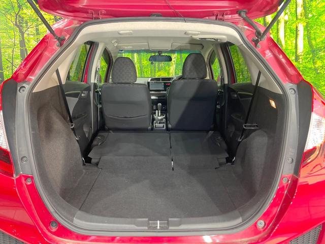 フィット １３Ｇ・Ｆパッケージ　純正ナビ　バックカメラ　ドラレコ　スマートキー　ＥＴＣ　オートエアコン　アイドリングストップ　Ｂｌｕｅｔｏｏｔｈ　ＣＤ　ＤＶＤ再生　地デジ　トラクションコントロール（10枚目）