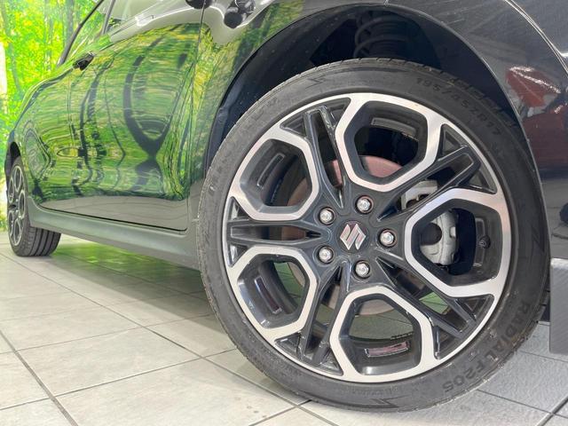 �y���������C���`�A���~�z�C�[���z�O�ςɃ}�b�`���������A���~�z�C�[���𑕒����Ă���܂��B�e��ЊO�A���~�z�C�[����A�X�^�b�h���X�^�C�����戵�����Ă���܂��B���񂲑��k����������