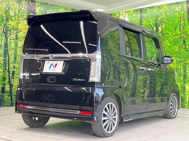 N-BOXカスタム G ターボSSブラックスタイルパッケージ 純正SDナビ 衝突被害軽減システム 両側電動ドア バックカメラ ハーフレザーシート スマートキー HIDヘッド ビルトインETC 純正15インチアルミ オートライト オートエアコン(17枚目)