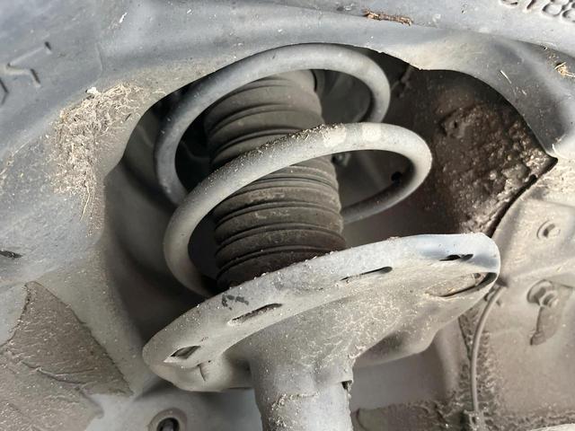 ヴォクシー ハイブリッドＺＳ　煌ＩＩＩ　ナビ　衝突被害軽減システム　両側電動ドア　後席モニター　バックカメラ　ハーフレザーシート　ドラレコ　コーナーセンサー　スマートキー　ＬＥＤヘッド　ナビ連動ＥＴＣ　クルコン　純正１６インチアルミ（24枚目）