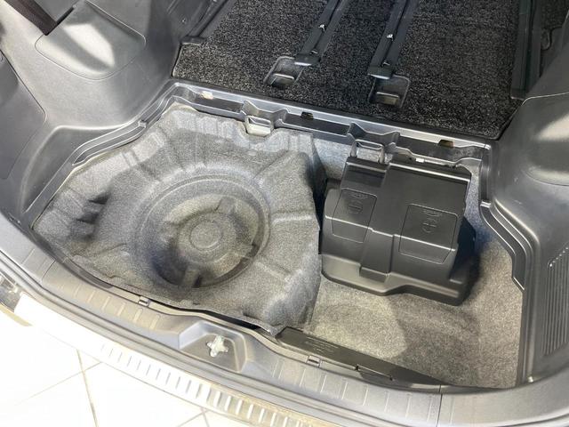 ヴォクシー ハイブリッドＺＳ　煌ＩＩＩ　ナビ　衝突被害軽減システム　両側電動ドア　後席モニター　バックカメラ　ハーフレザーシート　ドラレコ　コーナーセンサー　スマートキー　ＬＥＤヘッド　ナビ連動ＥＴＣ　クルコン　純正１６インチアルミ（59枚目）