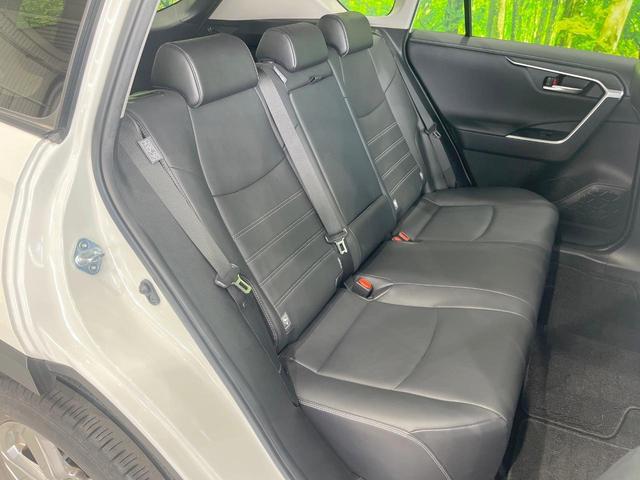 ＲＡＶ４ Ｇ　４ＷＤ　全周囲カメラ　衝突被害軽減システム　レーダークルーズ　全席シートヒーター　パワーシート　ドラレコ　コーナーセンサー　スマートキー　ＬＥＤヘッド　ビルトインＥＴＣ　純正１８インチアルミ（9枚目）