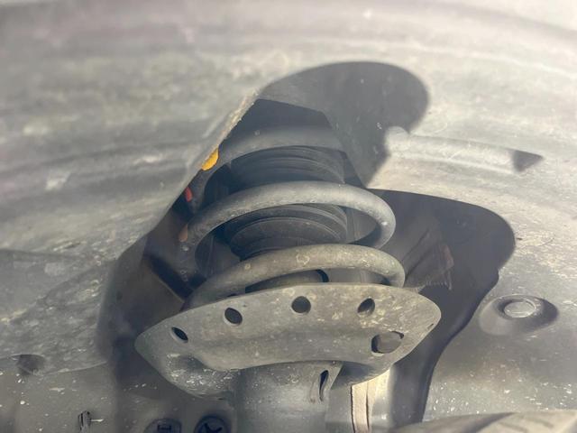 フリードハイブリッド ハイブリッド・Ｇホンダセンシング　両側電動ドア　純正ＳＤナビ　バックカメラ　衝突被害軽減システム　禁煙車　スマートキー　ＬＥＤヘッド　ビルトインＥＴＣ　車線逸脱警報　オートライト　オートエアコン　Ｂｌｕｅｔｏｏｔｈ　ＣＤ　ＤＶＤ再生（28枚目）