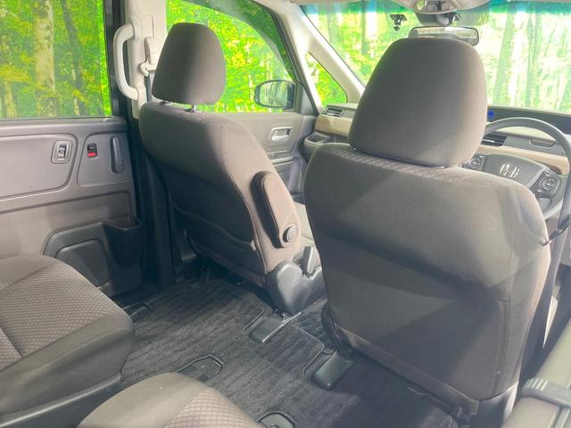 フリードハイブリッド ハイブリッド・Ｇホンダセンシング　両側電動ドア　純正ＳＤナビ　バックカメラ　衝突被害軽減システム　禁煙車　スマートキー　ＬＥＤヘッド　ビルトインＥＴＣ　車線逸脱警報　オートライト　オートエアコン　Ｂｌｕｅｔｏｏｔｈ　ＣＤ　ＤＶＤ再生（52枚目）