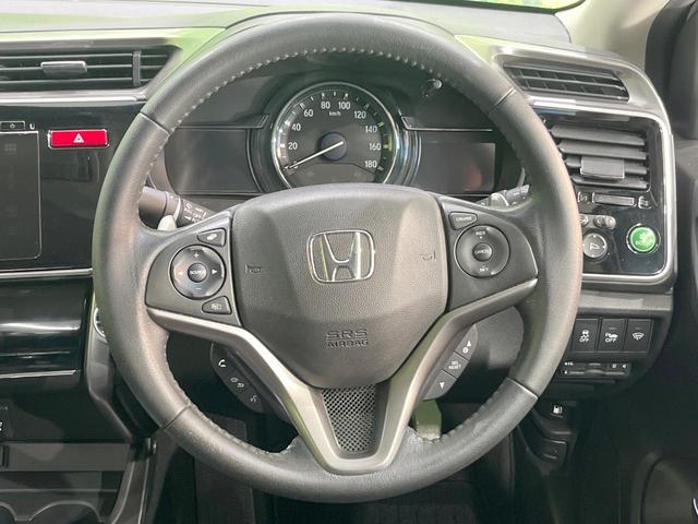 �y�����v�����X�e�A�����O�z�㎿�Ȋv���g�p���邱�ƂŁA��ɂ����������݂ƂĂ��^�]���₷���n���h���ł���