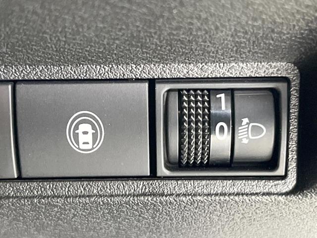 �y�C���e���W�F���g�G�}�[�W�F���V�[�u���[�L�z�t�����g�J�����őO���̎ԗ�����s�҂����m�B�Փ˂������Ȏ��͏Փ˔�Q�y���u���[�L���쓮�A�Փˉ�����T�|�[�g�B�����S�Ƀh���C�u�����y���݂��������܂��B