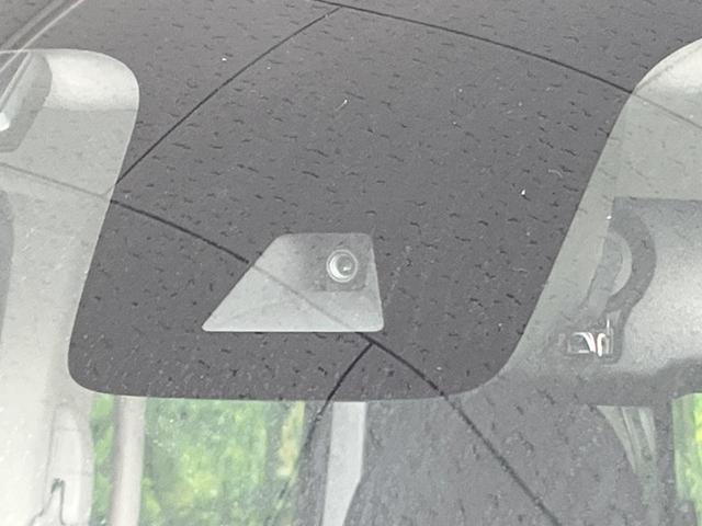 �y�C���e���W�F���g�G�}�[�W�F���V�[�u���[�L�z�t�����g�J�����őO���̎ԗ�����s�҂����m�B�Փ˂������Ȏ��͏Փ˔�Q�y���u���[�L���쓮�A�Փˉ�����T�|�[�g�B�����S�Ƀh���C�u�����y���݂��������܂��B