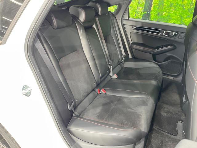 シビック ＥＸ　純正ナビ　衝突被害軽減システム　レーダークルーズ　バックカメラ　ドラレコ　スマートキー　ＬＥＤヘッド　ＥＴＣ２．０　ハーフレザーシート　純正１８インチアルミ　車線逸脱警報　オートライト　オートエアコン（9枚目）