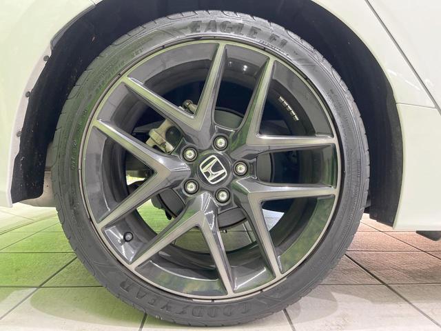 シビック ＥＸ　純正ナビ　衝突被害軽減システム　レーダークルーズ　バックカメラ　ドラレコ　スマートキー　ＬＥＤヘッド　ＥＴＣ２．０　ハーフレザーシート　純正１８インチアルミ　車線逸脱警報　オートライト　オートエアコン（26枚目）