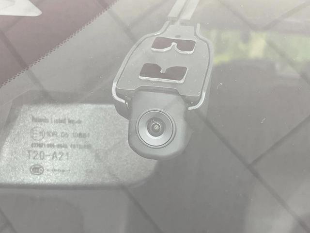 シビック ＥＸ　純正ナビ　衝突被害軽減システム　レーダークルーズ　バックカメラ　ドラレコ　スマートキー　ＬＥＤヘッド　ＥＴＣ２．０　ハーフレザーシート　純正１８インチアルミ　車線逸脱警報　オートライト　オートエアコン（31枚目）