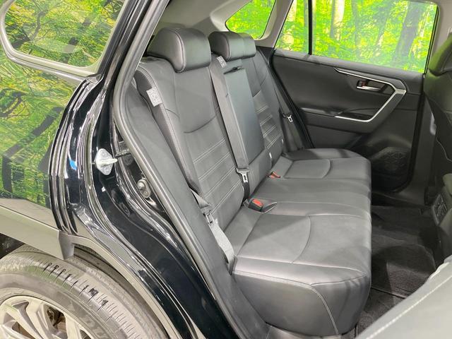 ＲＡＶ４ Ｇ　４ＷＤ　サイド・バックカメラ　衝突被害軽減システム　レーダークルーズ　禁煙車　電動リアゲート　前席シートエアコン　パワーシート　ドラレコ　コーナーセンサー　スマートキー　ＬＥＤヘッド　ＥＴＣ２．０（9枚目）