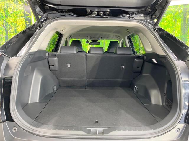 ＲＡＶ４ Ｇ　４ＷＤ　サイド・バックカメラ　衝突被害軽減システム　レーダークルーズ　禁煙車　電動リアゲート　前席シートエアコン　パワーシート　ドラレコ　コーナーセンサー　スマートキー　ＬＥＤヘッド　ＥＴＣ２．０（58枚目）