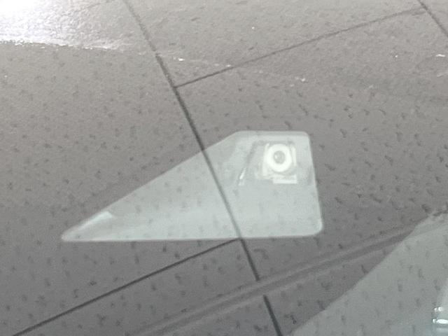 ヴェゼル ハイブリッドＲＳ・ホンダセンシング　純正ＳＤナビ　衝突被害軽減システム　レーダークルーズ　バックカメラ　ドラレコ　スマートキー　ＬＥＤヘッド　ハーフレザーシート　ビルトインＥＴＣ　純正１８インチアルミ　車線逸脱警報　オートライト（3枚目）