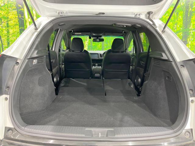 ヴェゼル ハイブリッドＲＳ・ホンダセンシング　純正ＳＤナビ　衝突被害軽減システム　レーダークルーズ　バックカメラ　ドラレコ　スマートキー　ＬＥＤヘッド　ハーフレザーシート　ビルトインＥＴＣ　純正１８インチアルミ　車線逸脱警報　オートライト（10枚目）