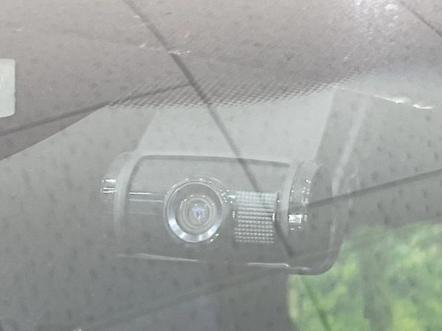 ヴェゼル ハイブリッドＲＳ・ホンダセンシング　純正ＳＤナビ　衝突被害軽減システム　レーダークルーズ　バックカメラ　ドラレコ　スマートキー　ＬＥＤヘッド　ハーフレザーシート　ビルトインＥＴＣ　純正１８インチアルミ　車線逸脱警報　オートライト（32枚目）