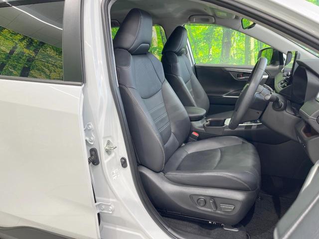 ＲＡＶ４ Ｇ　４ＷＤ　純正ナビ　衝突被害軽減システム　レーダークルーズ　全周囲カメラ　電動リアゲート　ハーフレザーシート　前席シートエアコン　パワーシート　ドラレコ　コーナーセンサー　スマートキー　ＬＥＤヘッド（8枚目）