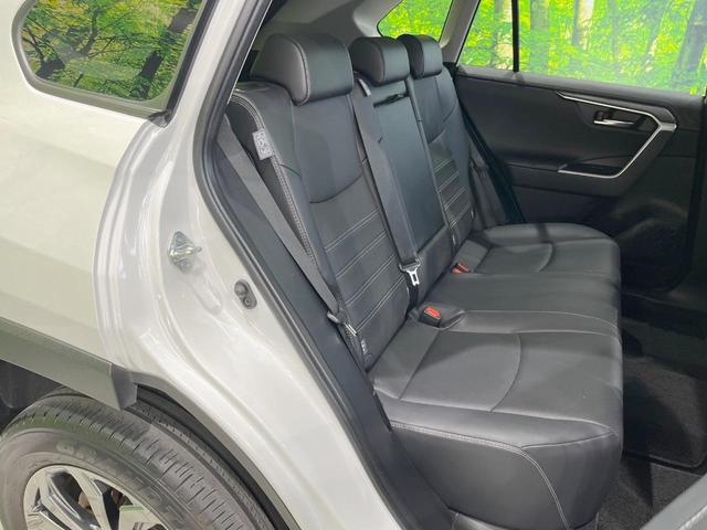 ＲＡＶ４ Ｇ　４ＷＤ　純正ナビ　衝突被害軽減システム　レーダークルーズ　全周囲カメラ　電動リアゲート　ハーフレザーシート　前席シートエアコン　パワーシート　ドラレコ　コーナーセンサー　スマートキー　ＬＥＤヘッド（9枚目）