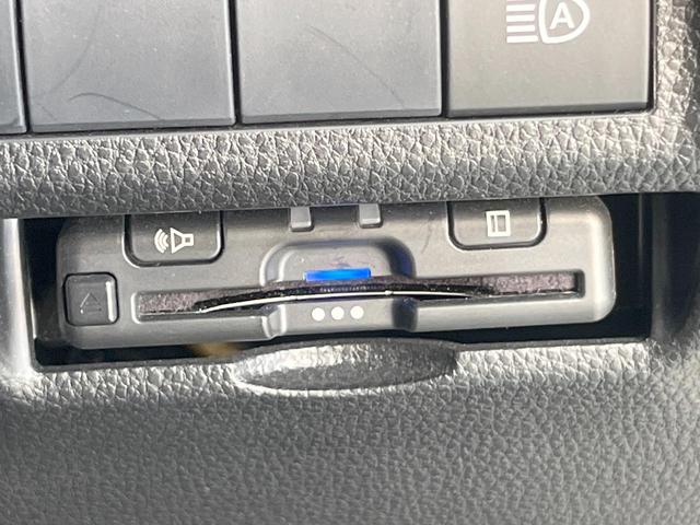 ＲＡＶ４ アドベンチャー　４ＷＤ　ＳＤナビ　バックカメラ　衝突被害軽減システム　禁煙車　パワーシート　コーナーセンサー　スマートキー　ＬＥＤヘッド　ビルトインＥＴＣ　クルコン　純正１９インチアルミ　オートライト（7枚目）