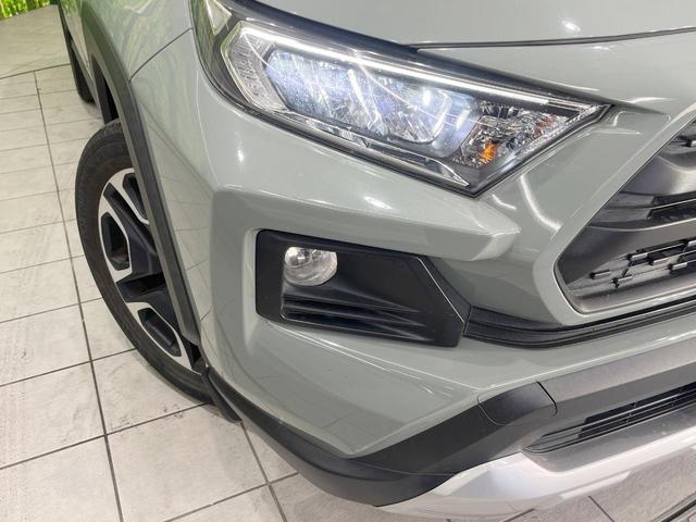 ＲＡＶ４ アドベンチャー　４ＷＤ　ＳＤナビ　バックカメラ　衝突被害軽減システム　禁煙車　パワーシート　コーナーセンサー　スマートキー　ＬＥＤヘッド　ビルトインＥＴＣ　クルコン　純正１９インチアルミ　オートライト（12枚目）