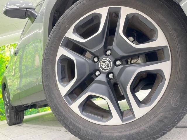 ＲＡＶ４ アドベンチャー　４ＷＤ　ＳＤナビ　バックカメラ　衝突被害軽減システム　禁煙車　パワーシート　コーナーセンサー　スマートキー　ＬＥＤヘッド　ビルトインＥＴＣ　クルコン　純正１９インチアルミ　オートライト（13枚目）